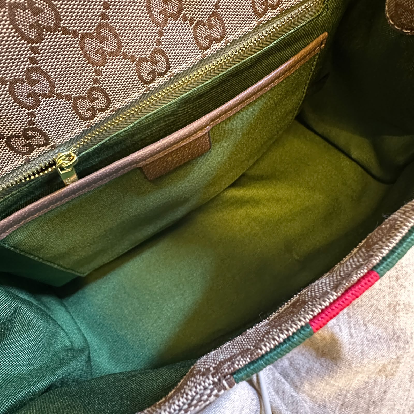 GUCCI Top Handle Bag 31 cm A+