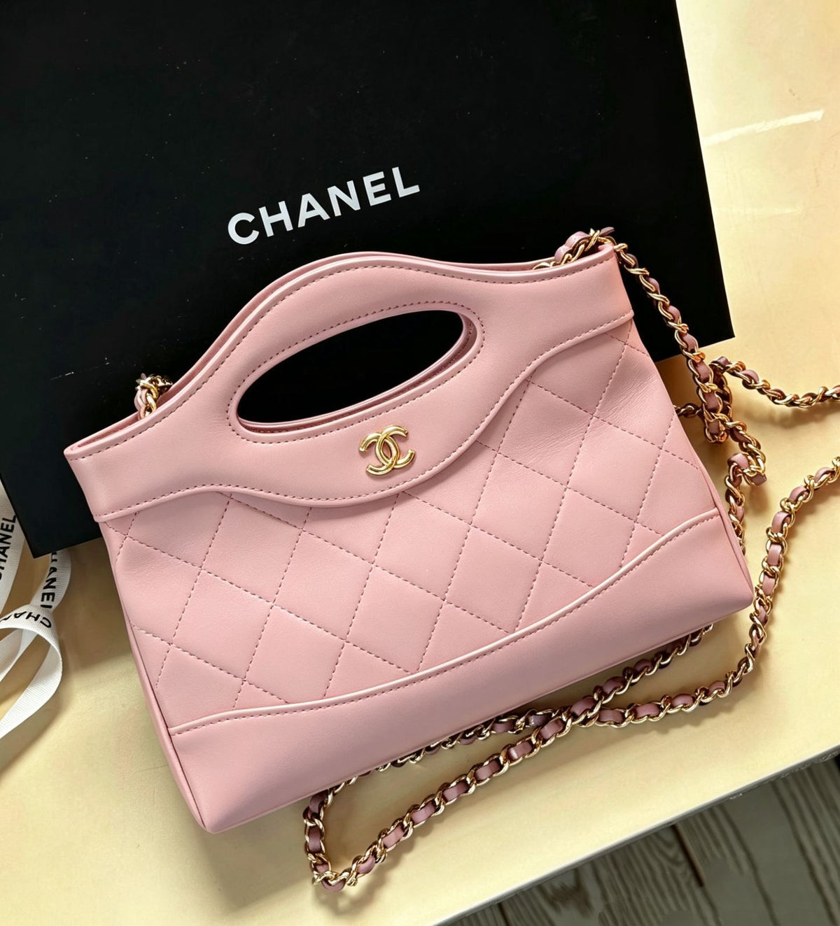 CHANEL Hobo Bag Small 21 cm With Box