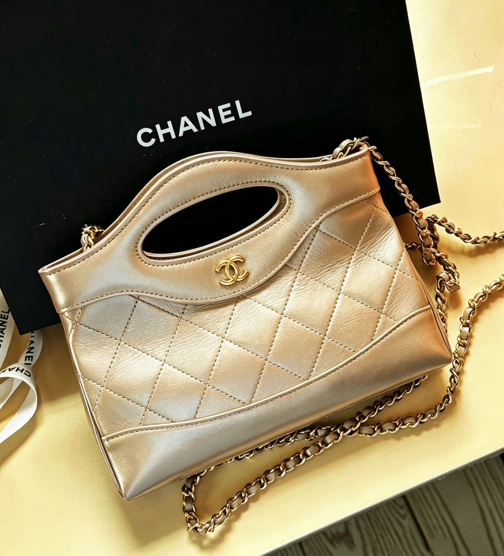 CHANEL Hobo Bag Small 21 cm With Box