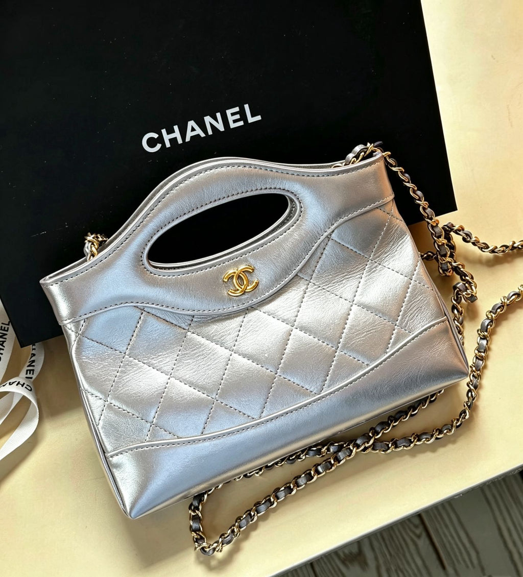 CHANEL Hobo Bag Small 21 cm With Box