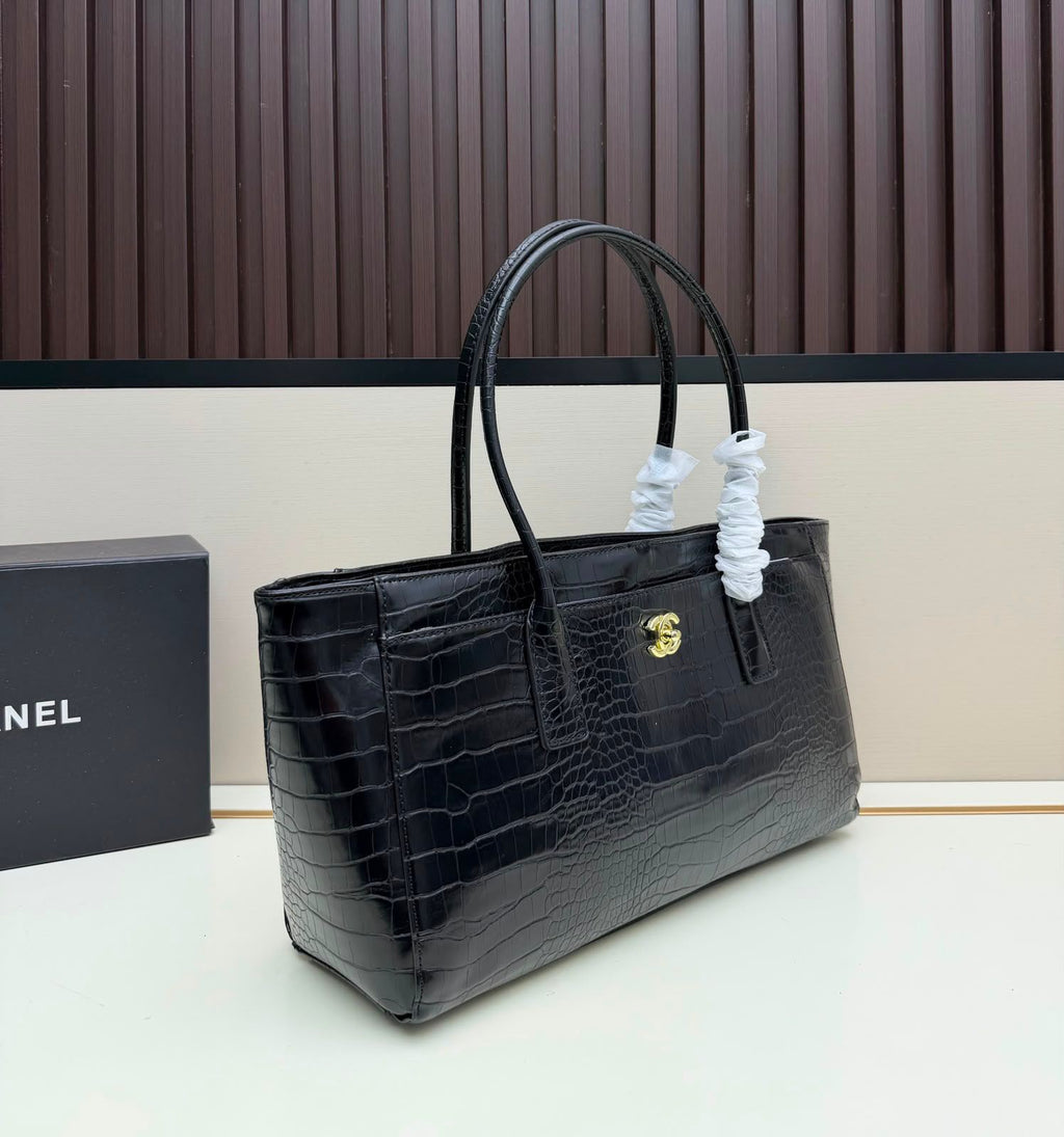 CHANEL Executive Tote 35 cm A+
