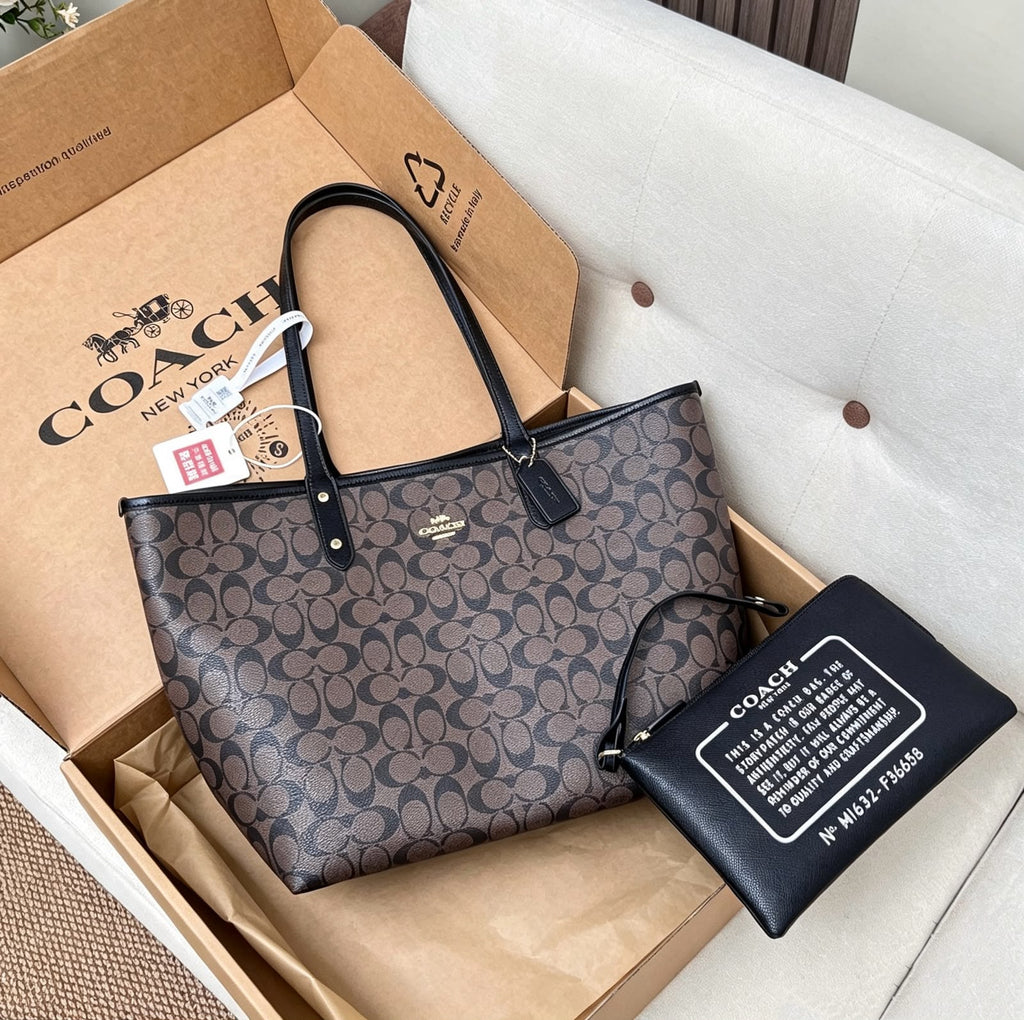COACH Signature Tote with Pouch 43 cm