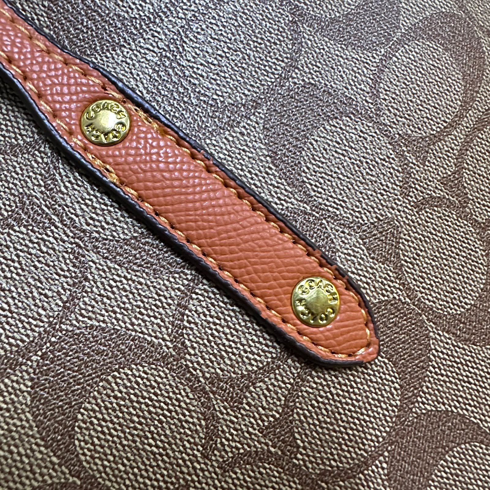 COACH Signature Tote with Pouch 43 cm