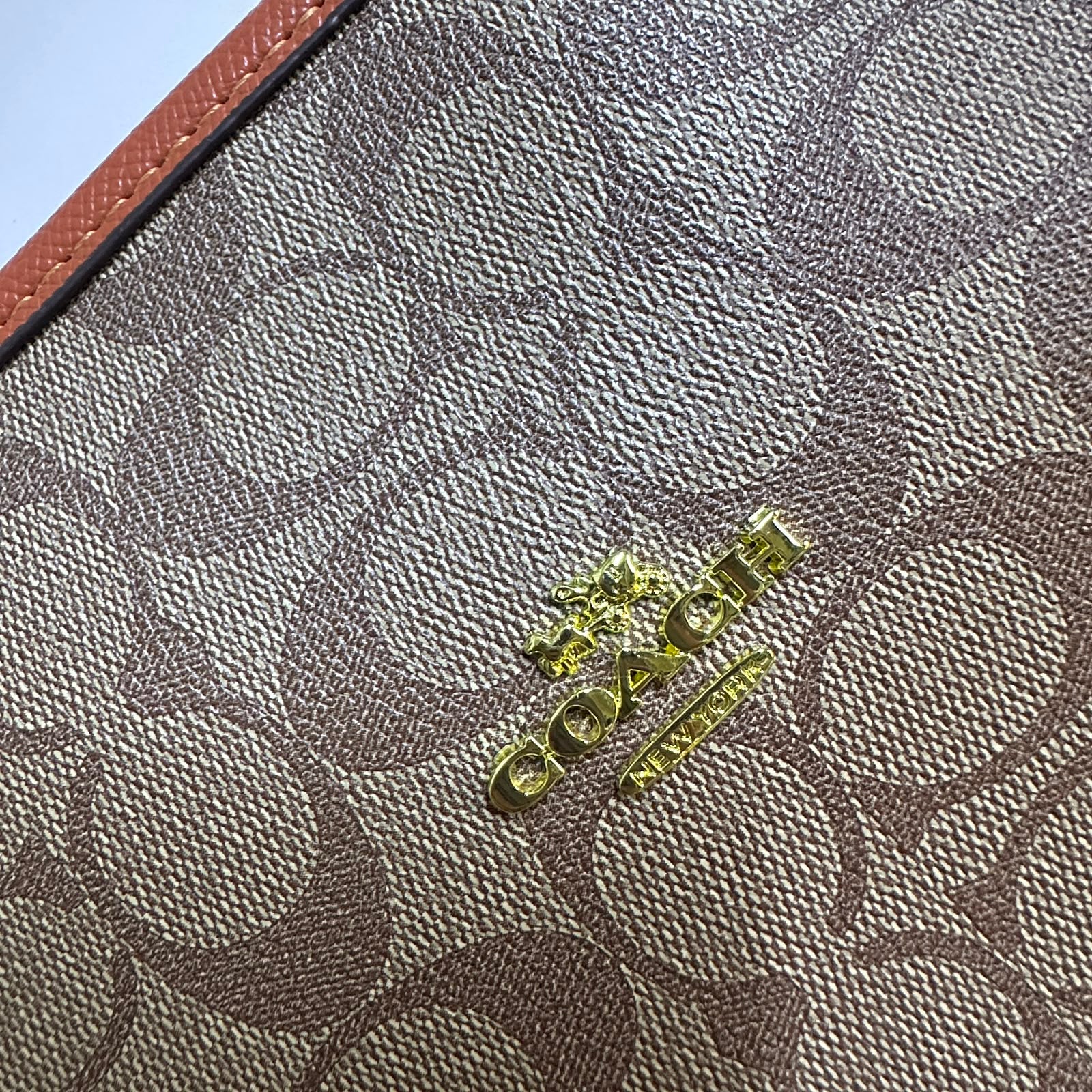 COACH Signature Tote with Pouch 43 cm
