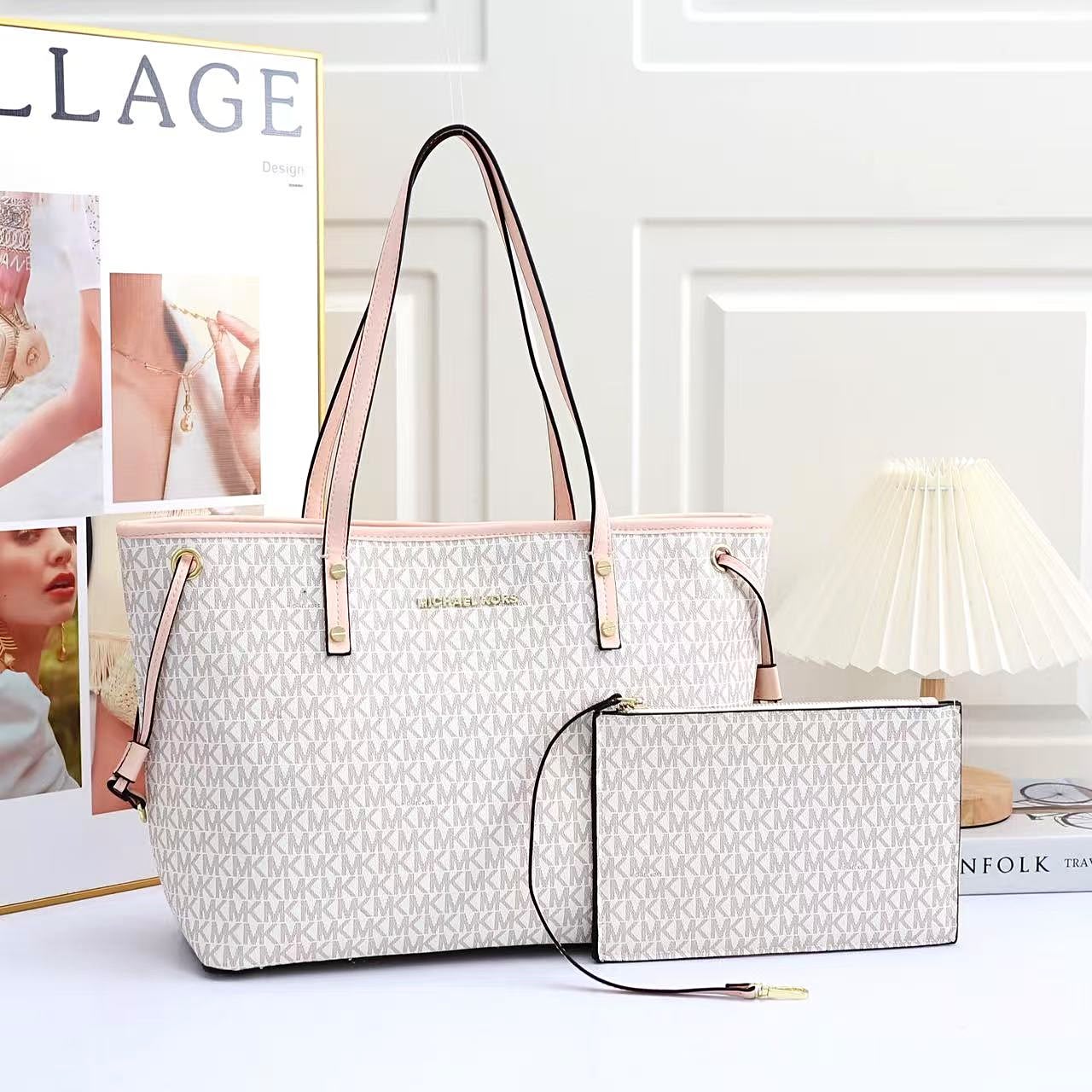MICHAEL KORS Signature Tote with Pouch 45 cm