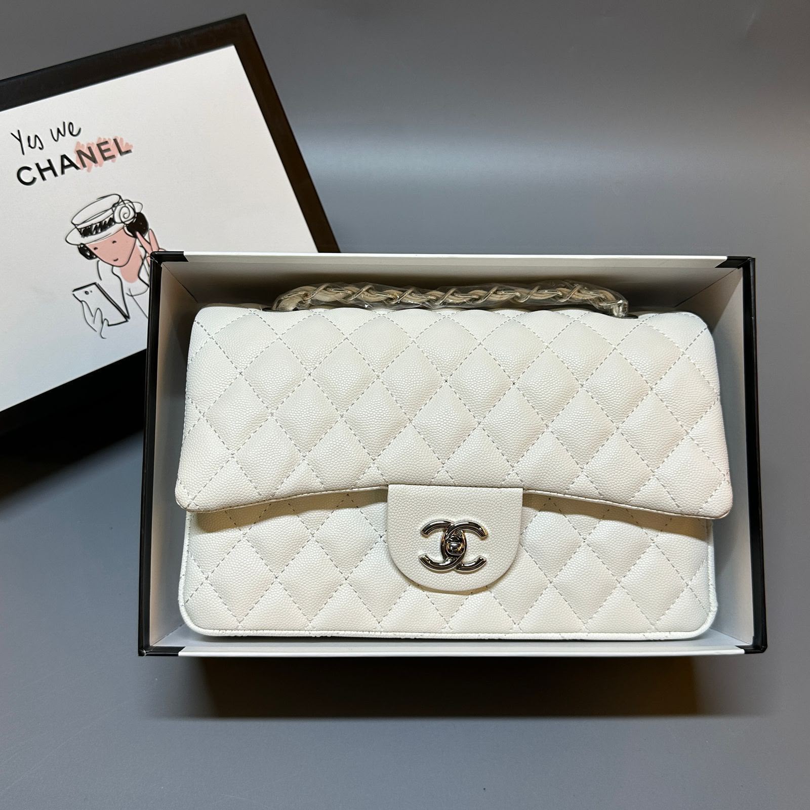 CHANEL Classic Flap Handbag — 26 cm | 16 Colors With Box
